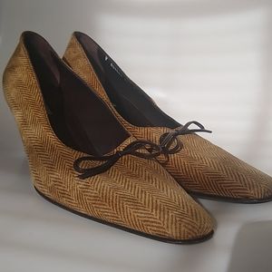 Barney's of New York Stylish heels